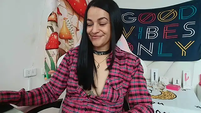 LovelyAzucena webcam