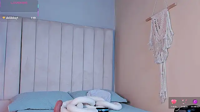 Elise_Diamond webcam