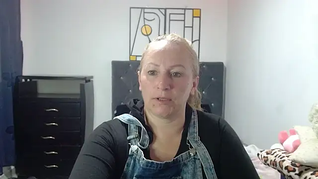 emperabigbootybigass - Emperabigbootybigass's free webcam - UK Sex Cams