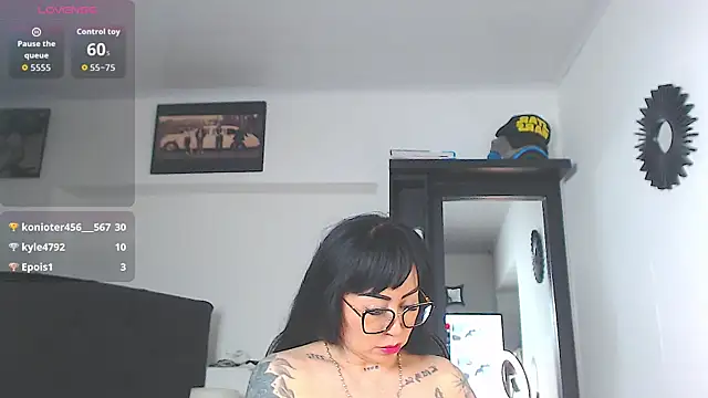 Vicky_hotmilf webcam