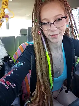 lucidlucy (F young) - Shake some booty outside the car