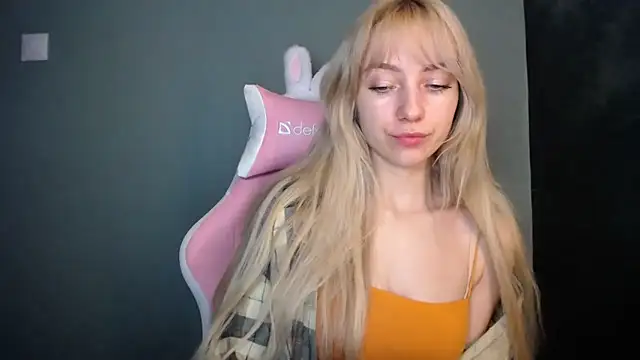 luciayoung - LuciaYoung's free webcam - UK Sex Cams