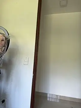 sugartroubl33 - SugarTroubl33's free webcam - UK Sex Cams