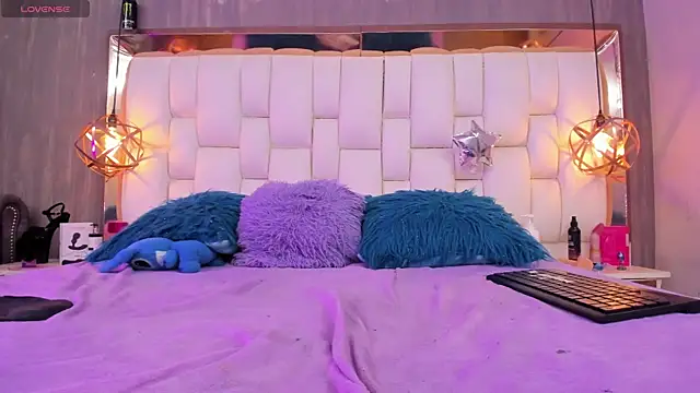 Foxxy_Doll live sex cam