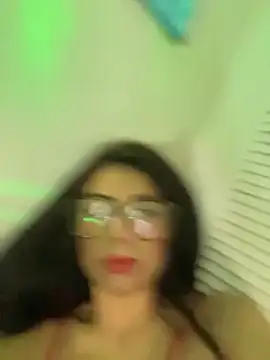 SweetHushviolet webcam