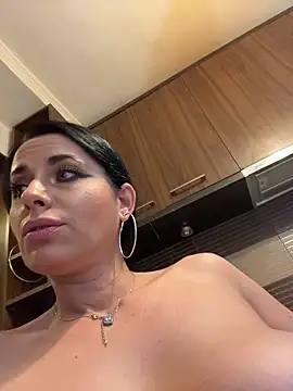 Hotmomcheckk_ webcam