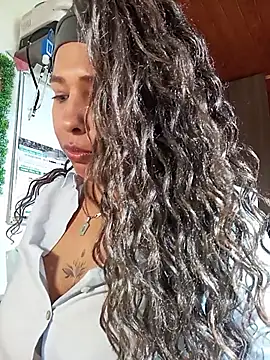 IVONNE_COLLINS33 webcam