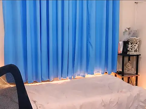 Mimi_Mckinley's room