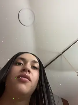 Webcam Model (lia_ec)  is live.Free join now!