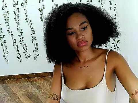 Akemy_Saunders webcam