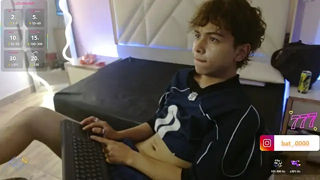 elian_tay (M twink) - play with my hard cock