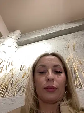 VikaBunny1 live sex cam