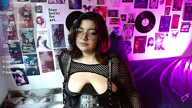 Roxy_f_w webcam