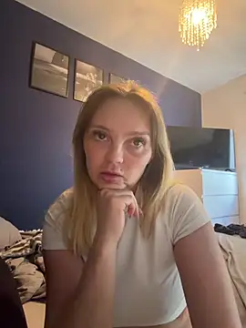 Sky25x from StripChat is Freechat