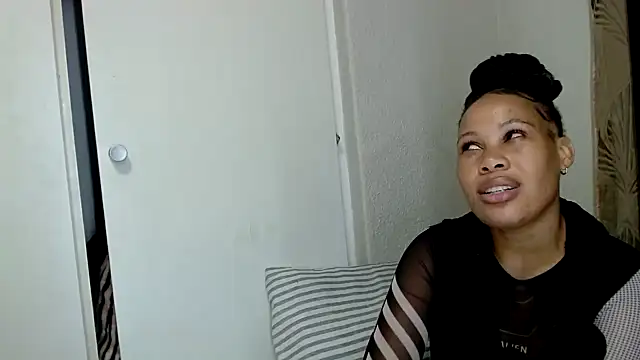 BootyCaramelxx webcam