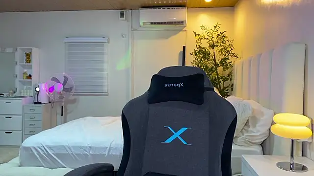 triana_ortega69 webcam