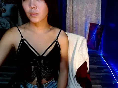 pretty_petite_asian143 webcam