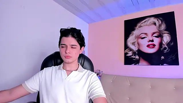 HotThreesoome webcam