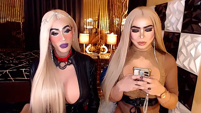 MonstrousCockDiva webcam