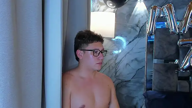 Manson_and_Zoe webcam