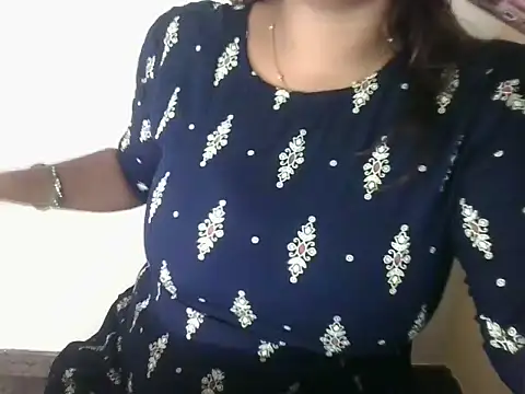 lucky_meenu - Lucky_Meenu's free webcam - UK Sex Cams