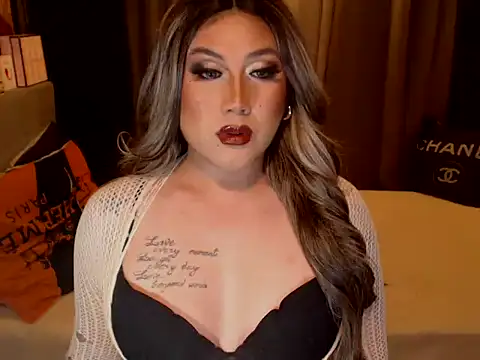 YourMistressAggy webcam