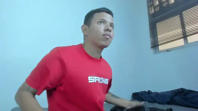 LatinsGuys2026 webcam