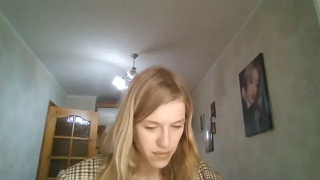 CuriousMildness webcam