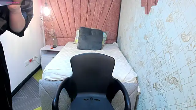 zoe__taylor__ - Zoe__Taylor__'s free webcam - UK Sex Cams