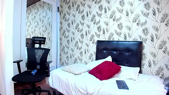 catalinarivers - CatalinaRivers's free webcam - UK Sex Cams