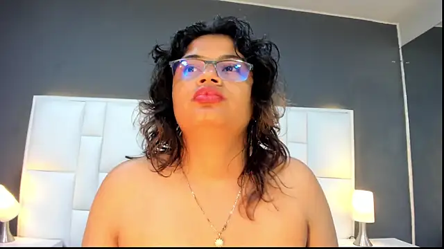 yeral2017 - Yeral2017's free webcam - UK Sex Cams