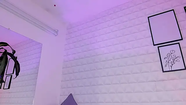 lizzie-evans - Lizzie-Evans's free webcam - UK Sex Cams