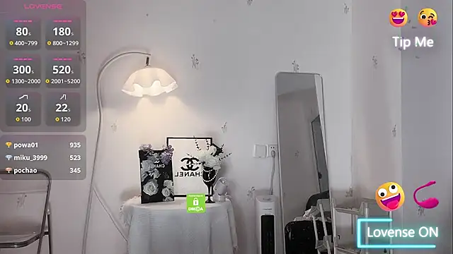 美女momo-5952在线直播