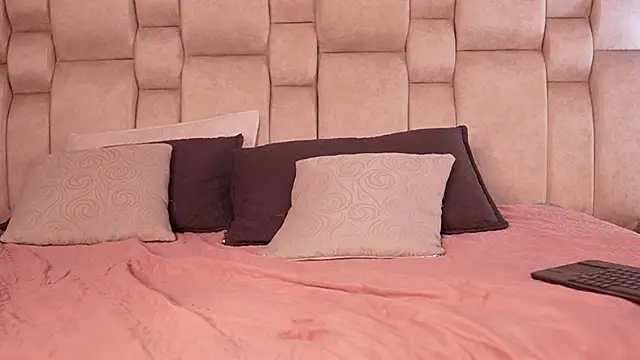 samantavazquez (F teen) - ride your dildo