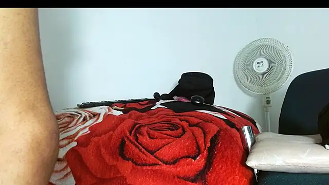 alejandrofoxnoir18 webcam