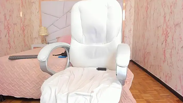 Emily_Whinfre webcam