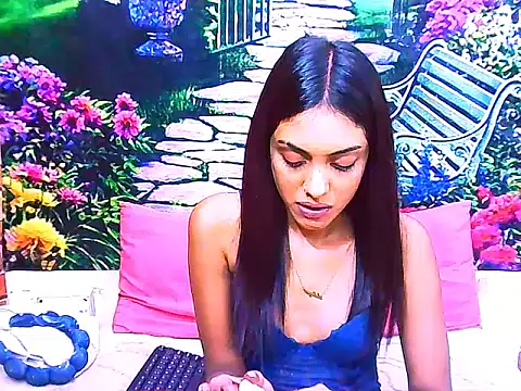 IndianPretty14u2Luv webcam