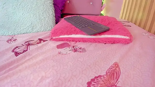 lovely__kiss__ webcam