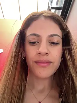 Webcam Model (alana15)  is live.Free join now!