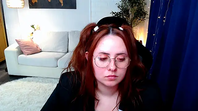 Hennessy_bunny webcam