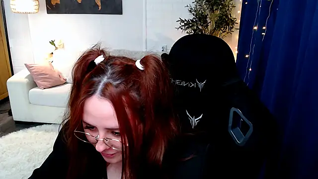 Hennessy_bunny webcam