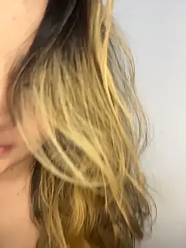 Antonella_Julieta webcam