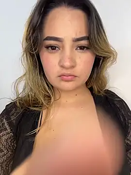 Antonella_Julieta webcam