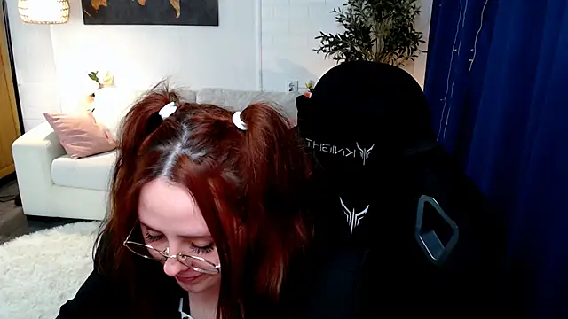 Hennessy_bunny webcam