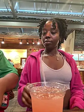 choclatepeaach webcam