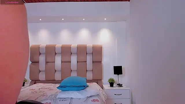 Alicee_Broownn webcam