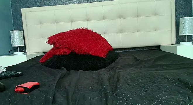 Cloeandtyfanny webcam