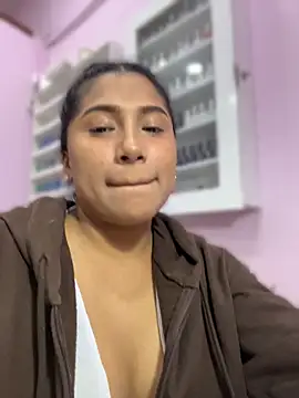 LinnaGardenia webcam