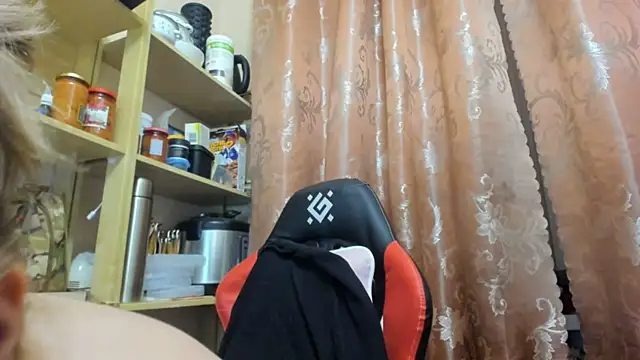 Seductive_She_Wolf webcam