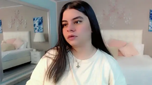 _Maddison_Ivanova_ webcam